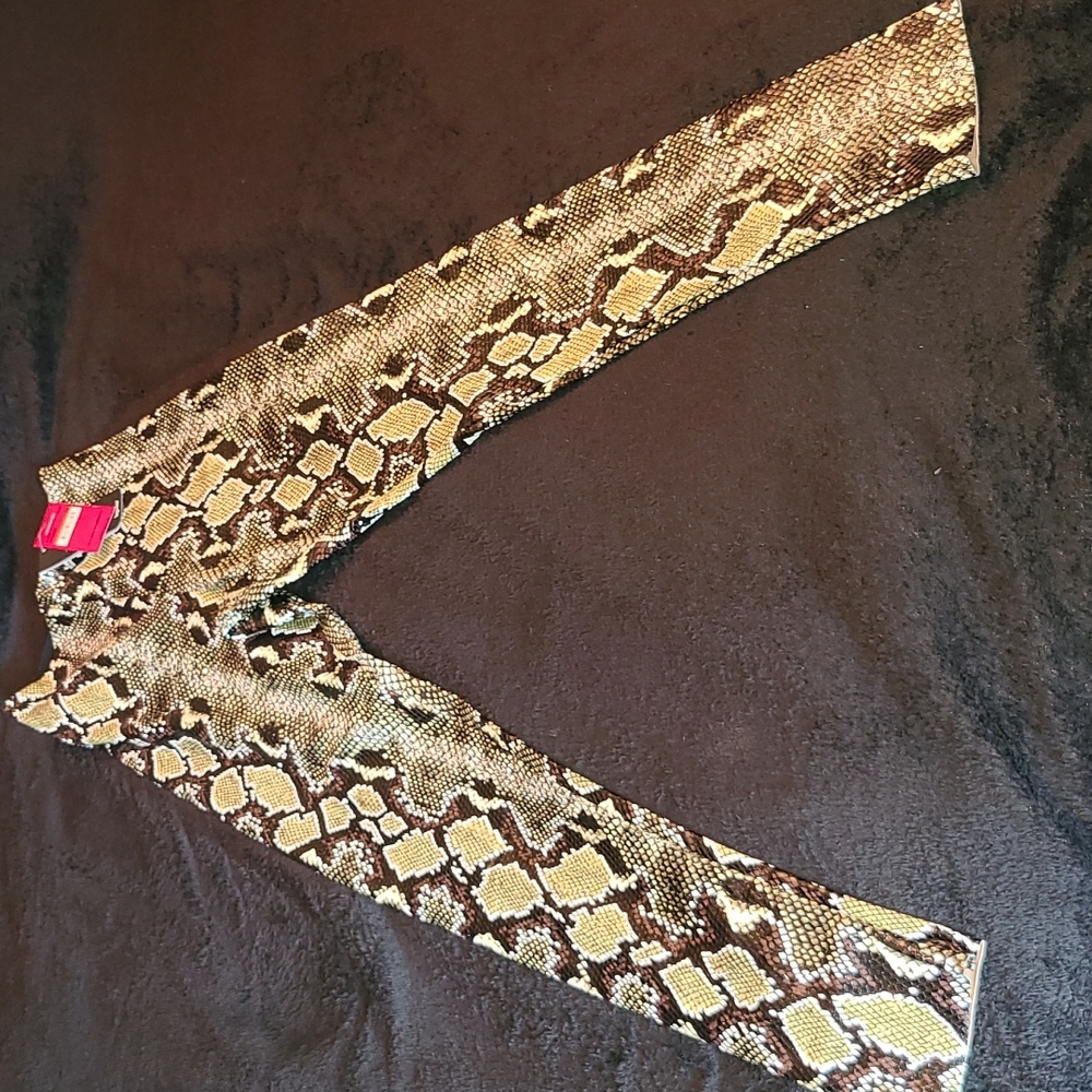 Commando Olive Faux Snake Legwear